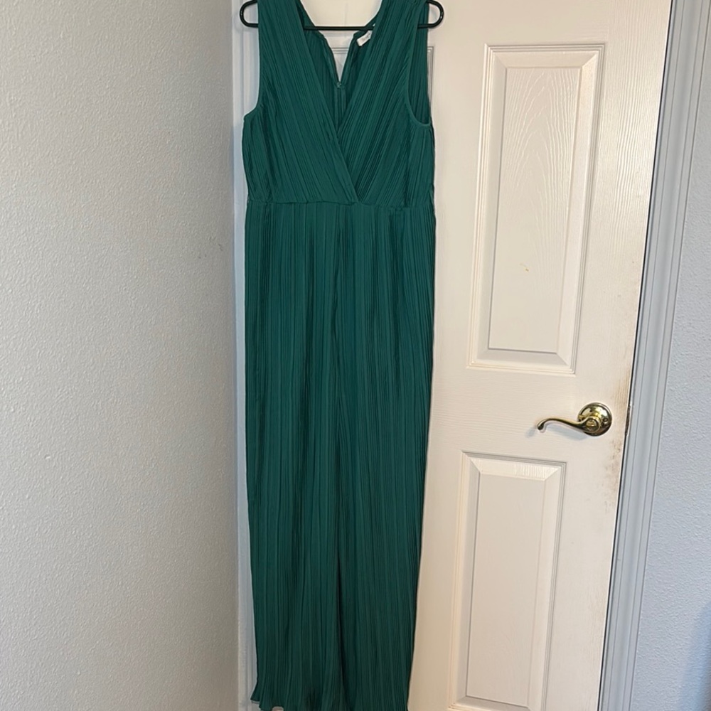 Elegant Green Pleated Pants Romper